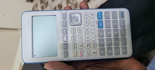 Calculatrice graphique en excellent état à prix abordable (ouvert a la négociation)