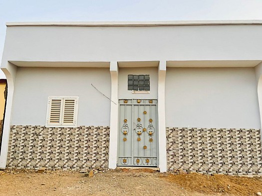 Maison F4 avec terrasse et titre foncier à vendre à Damerjog