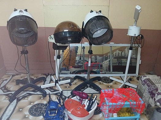 Matériel professionnel de coiffure et d\'esthétique pour femmes