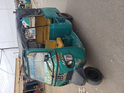 Vente Bajaj Mahindra 722D94