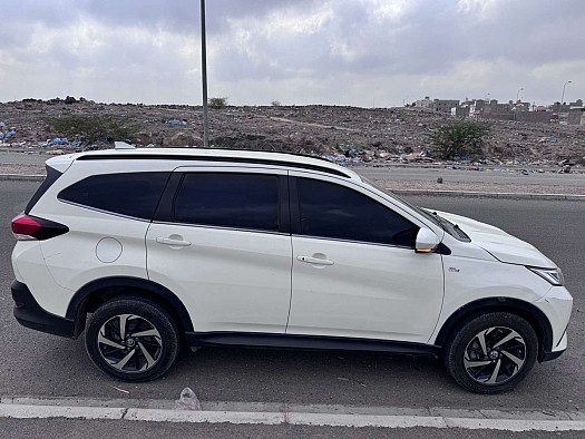 Toyota Rush 2016, essence, en excellent état