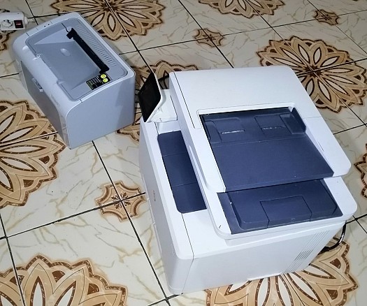 2 imprimantes HP LaserJet en bon état - Couleur Noir et Blanc