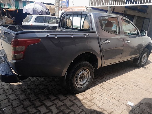 Mitsubishi L200 2020, diesel, boîte manuelle, excellent état