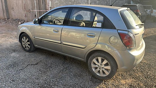 KIA PRIDE 2011, transmission automatique, essence, très propre