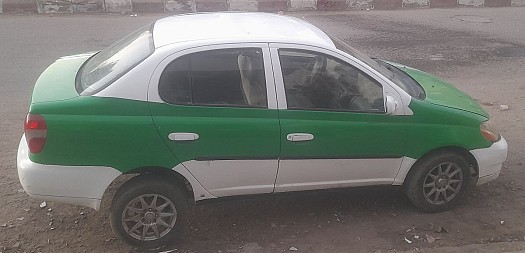 Toyota Écho, manuel, essence, économique, bon état