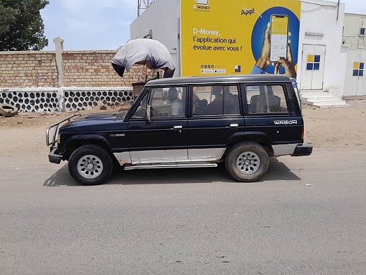 Mitsubishi Pajero robuste, à vendre à prix abordable