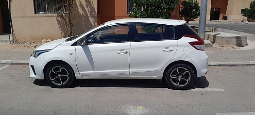 Toyota, neuve, climatisation, boîte automatique, essence, bon état