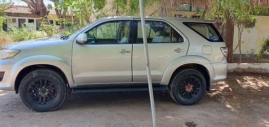 Toyota Fortuner 5L Diesel 7 places, 4x4 robuste avec climatiseur fonctionnel