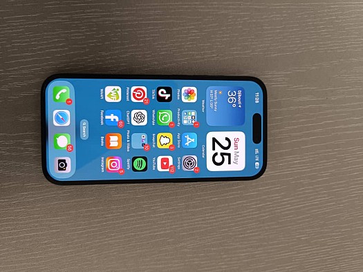 iPhone 15 Pro Noir 128 Go, Écran 120 Hz, Batterie 94%