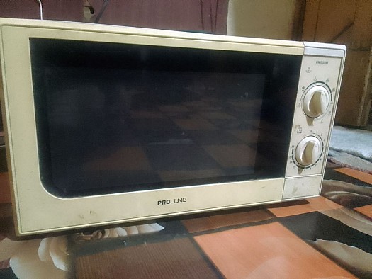 Micro-ondes Proline en excellent état à prix abordable