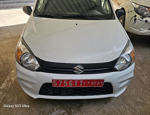 Suzuki Alto 2022 blanche en excellent état