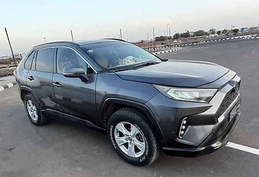 Toyota RAV4 2021 en excellent état à Djibouti, climatisation fonctionnelle