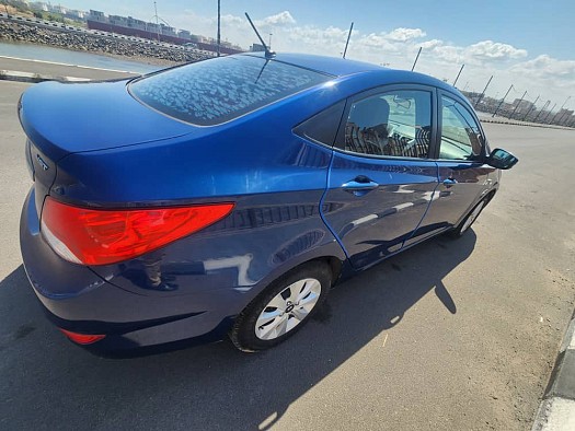 Hyundai Accent 2017 diesel, faible kilométrage, parfait état