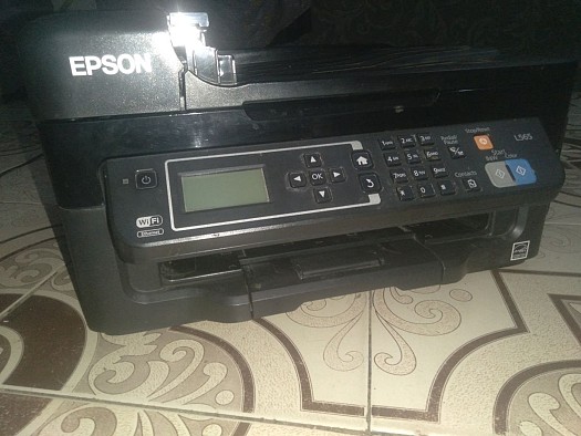 Imprimante Epson WiFi avec scanner couleur
