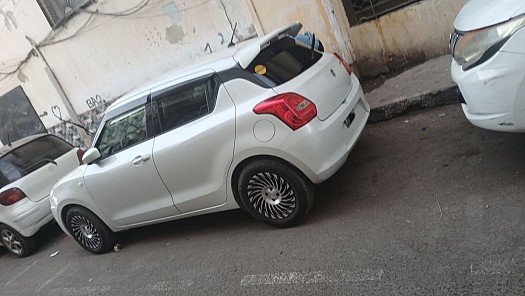 Suzuki Swift 2018, essence, faible kilométrage, automatique