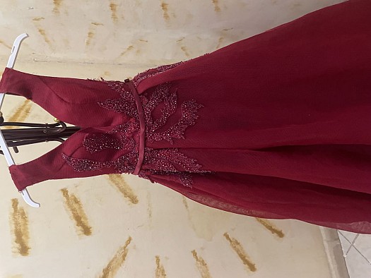 Robe élégante taille S, portée une seule fois