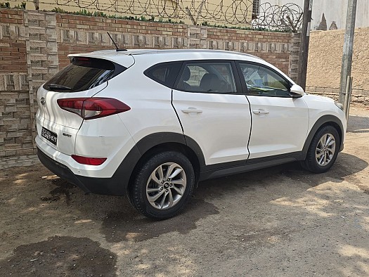 Hyundai Tucson 2016, boîte automatique, diesel, climatisation en parfait état