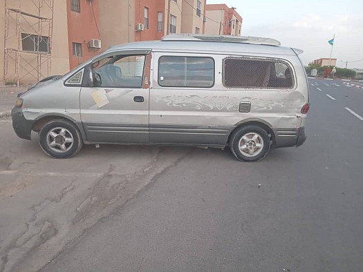 Hyundai Mini Bus Diesel, Bon Etat, Prix Négociable