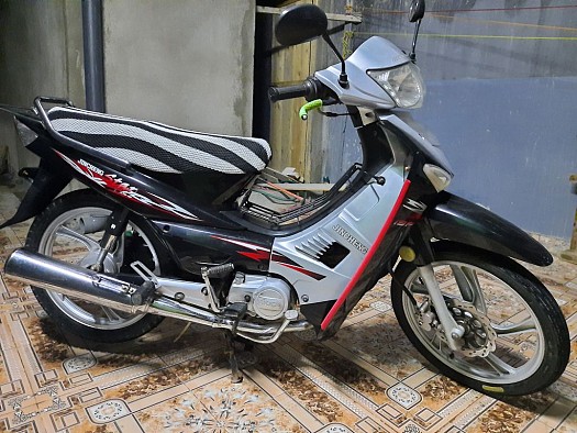 Moto Jincheng 110cc Neuve - Économique et Prête à Rouler