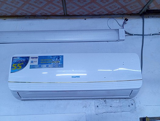 Climatiseur 1.5 chevaux en excellent état - Disponible à l\'achat