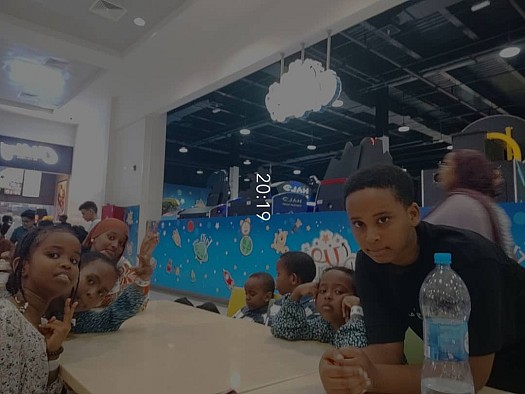 Boutique de mode française - Chaussures et vêtements disponible