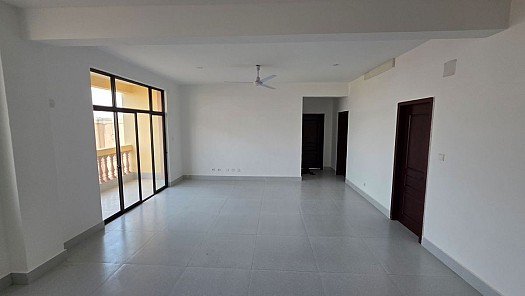 Bureaux 177 m² à louer au Héron – Immeuble professionnel face au PAM