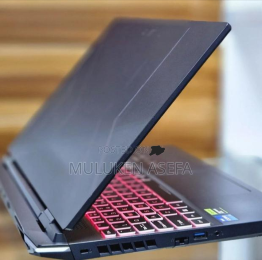 Dell Latitude i7, 32 GB RAM, 1TB SSD, Nvidia 2 Go, Full HD