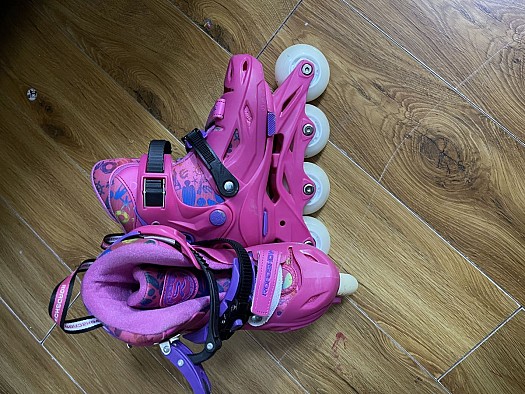 Patins à roulettes pour enfants, tailles 28-31, peu portés