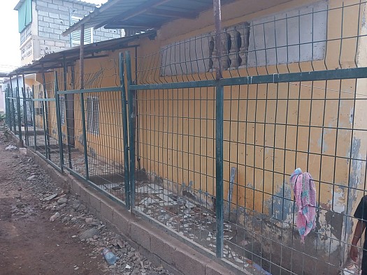 Maison F6 avec deux appartements, titre foncier à Cité GarGar