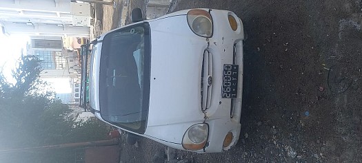Voiture fonctionnelle avec climatisation et pièces détachées incluses
