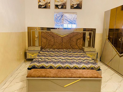 Chambre ultra moderne avec salon et table à manger - Disponible mi-septembre