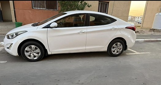 Hyundai Elantra 2015, automatique, essence, excellent entretien