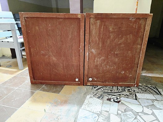 Placard en bois pour rangement cuisine/chaussures - solide et compact