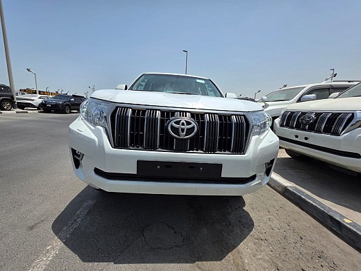 Toyota Prado 2.8L 2023, boîte automatique, diesel, excellent état