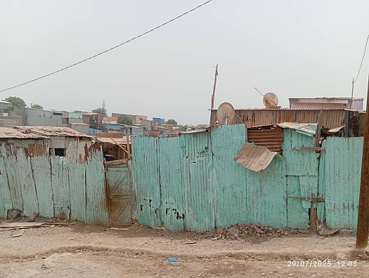 Terrain viabilisé de 150 m² avec chambre en bois à Hayabley