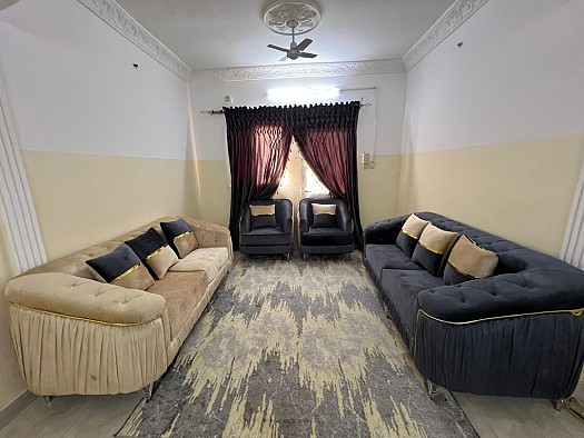 Salon en excellent état avec accessoires inclus