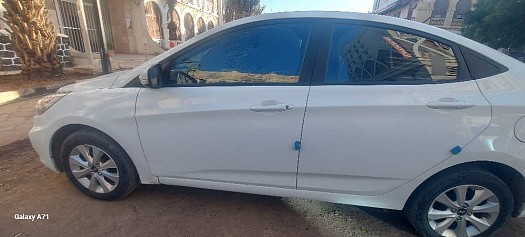 Hyundai Accent 2016, diesel, boîte automatique, faible kilométrage