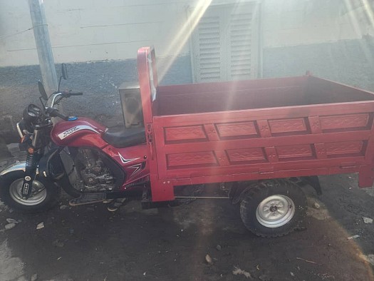 Moto Bajaj neuve importée de Chine - prix négociable