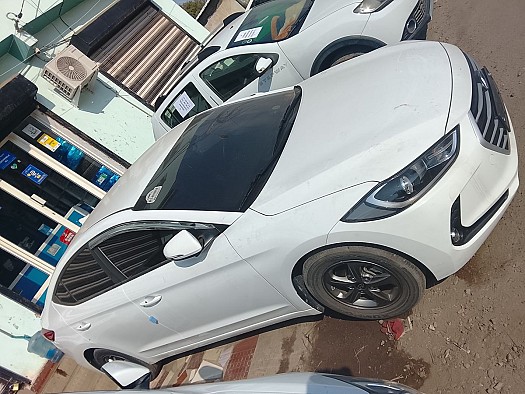 Hyundai AVANTE 2017, diesel, boîte Automatique, en bon état