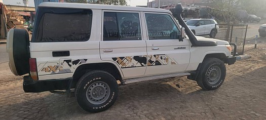 Toyota Land Cruiser Hartop 2018, en excellent état