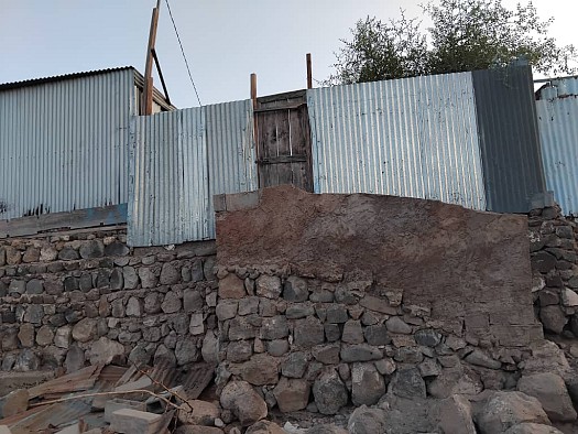 Maison en bois à Warabaley, quartier calme et clôturé