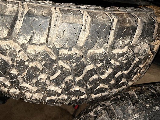 Pneus neufs 265/65 R17 - jamais utilisés