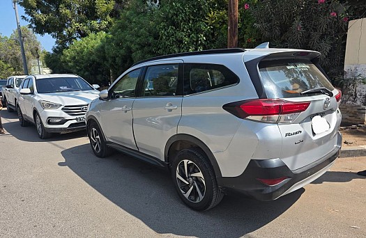 Toyota Rush 2019, essence, boîte manuelle, état neuf