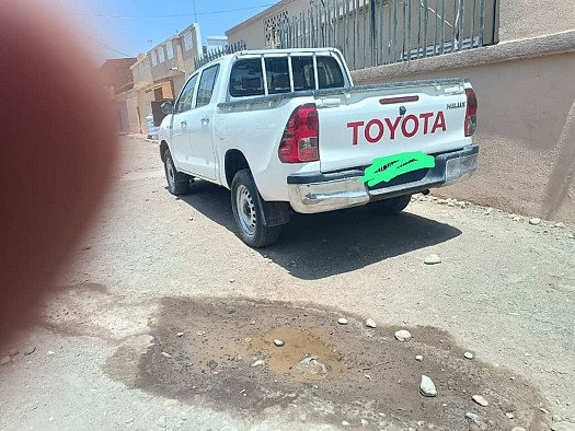 Toyota Hilux 2024, manuelle, comme neuf