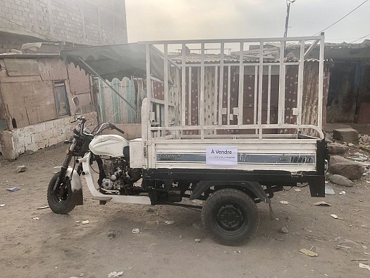 Moto Bajaj en bon état à prix raisonnable