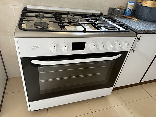 Gazinière Al Gamil, en excellent état, 85 000 DJF