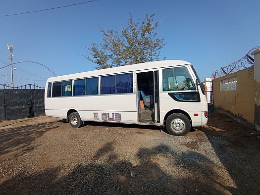 Mitsubishi Rosa 2018, 34 places, assurance 6 mois, bleu