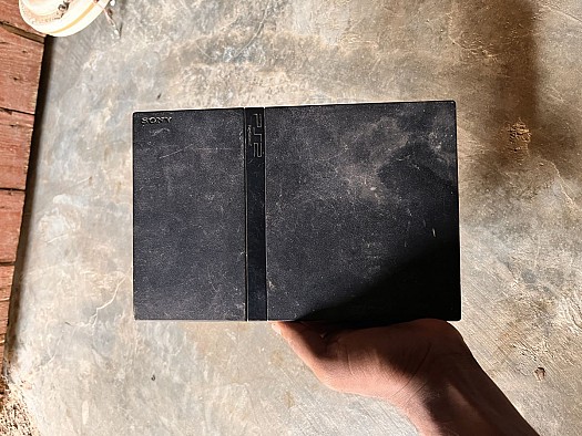 Console de jeu Play 2 avec manette