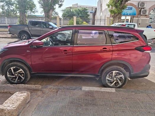 Toyota Rush 2021, rouge, transmission manuelle