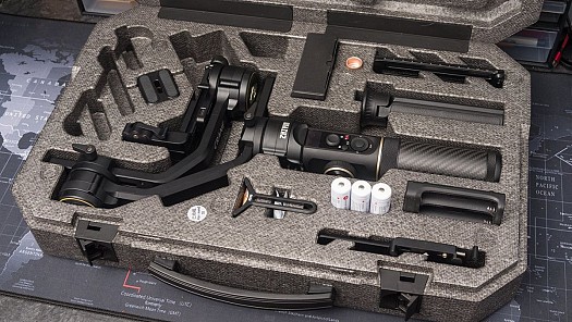 Stabilisateur Gimbal Zhiyun 2S pour appareils photo DSLR et mirrorless